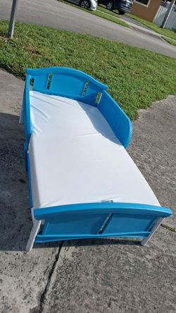 Toddler  bed