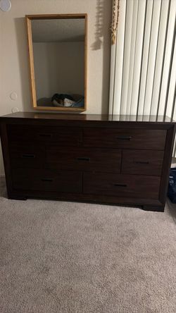 Sturdy Dresser