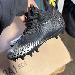 Youth cleats ￼