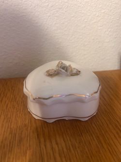 White ceramic trinket heart box