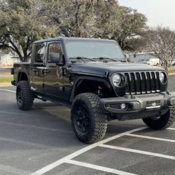 2023 Jeep Gladiator