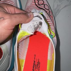 Saucony Endorphin Elite 2’s size 13
