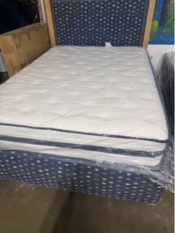 Queen pocket coil mattress