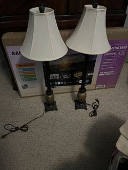 2 Lamps With Shades