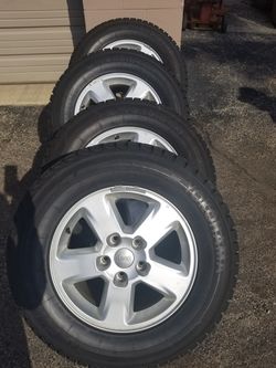 4 wheels and tires 265/65/R17 for jeep