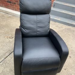 A Beautiful Black Leather Comfortable, Extended Chair, In Good Conditions (a Little Scratch In Top Corner). Almost New ( NO SHIPPING)