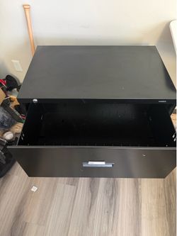 2 drawer file cabinet - Metal