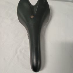 fi'zi:k Pave Bike Saddle Seat