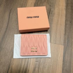 Miu Miu Pink Women’s Wallet