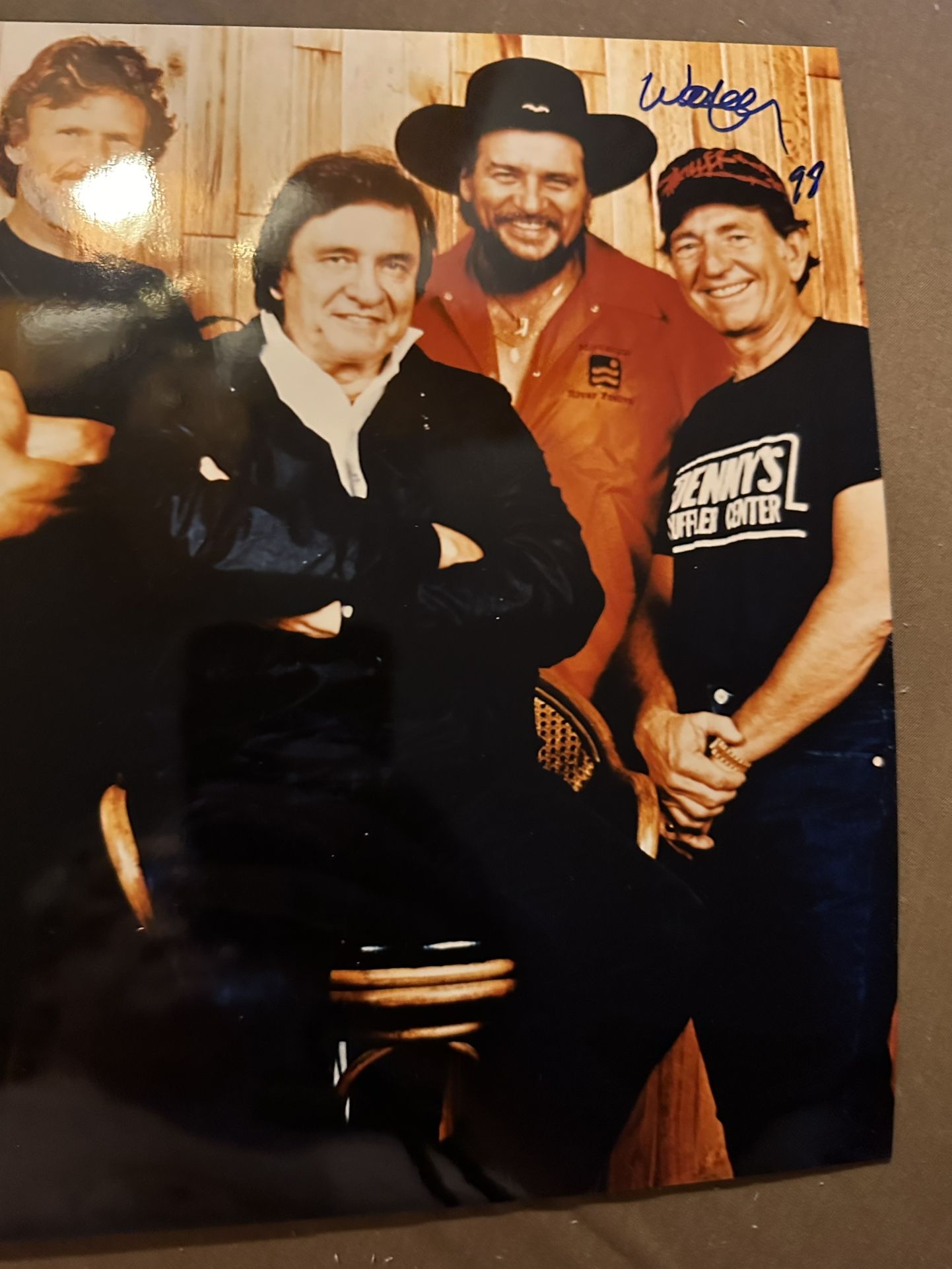 Willie Nelson 8x10 met at dury man he was amazing spent time with everyone waiting 4 him after show