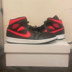 Women’s Air Jordan 1 MID 
