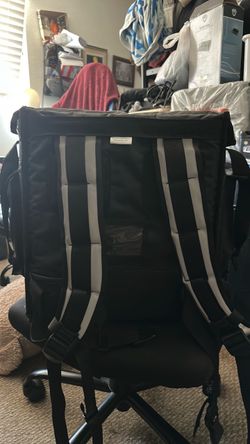 Food delivery backpack
