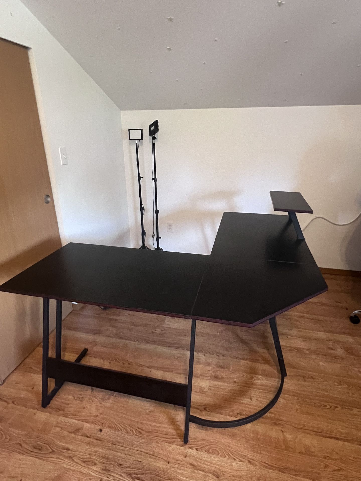 Corner Desk