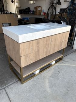 Bathroom Counter/sink