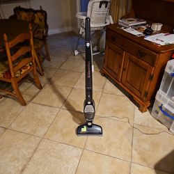 Electrolux 2in1 Ergorapido CYCLONIC Vacuum Cleaner 