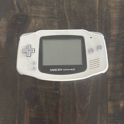 White GameBoy Advance  (ABG-001)