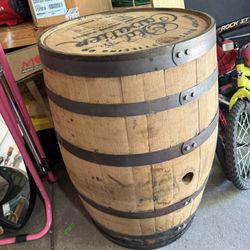 🪵 Full-Size Whiskey Barrel – Authentic Distillery Barrel