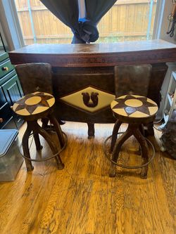 Vintage bar with 2 bar stools