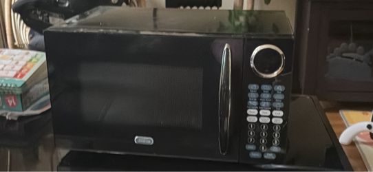 Black Countertop Microwave Oven