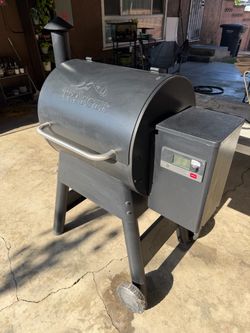 Traeger Pellet Grill Smoker