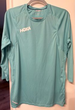 Hoka Women’s Long Sleeve Shirt.   Size M
