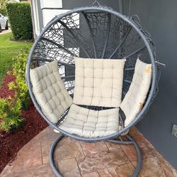 Egg chair