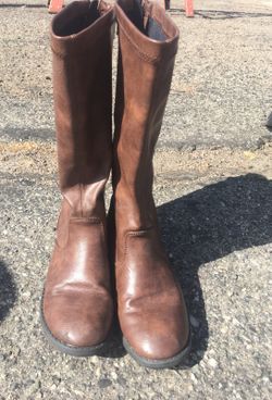 Girls boots