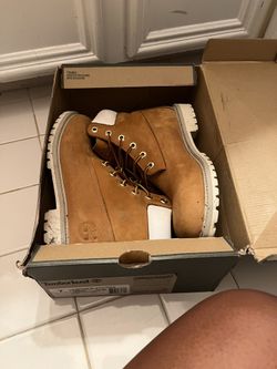 Timberland size 7 Y
