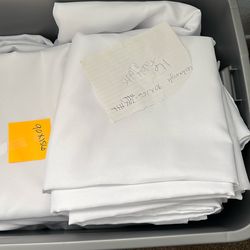 Wedding Table Cloths White  16 -  90 X 156   2 Rectangle 90x 132  Round 6  136