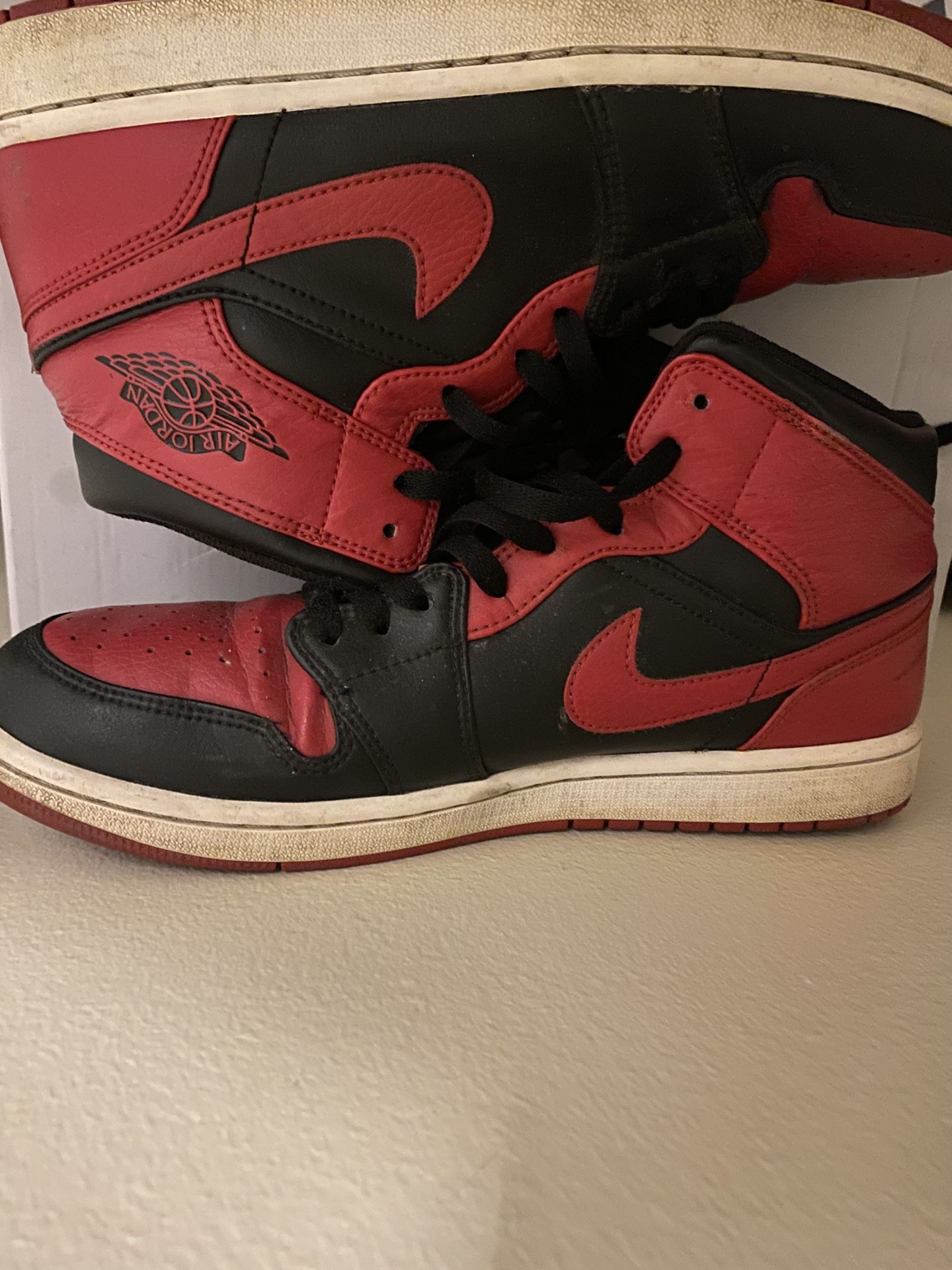 Jordan 1’s Tryna Get Rid Of Them Hmu !
