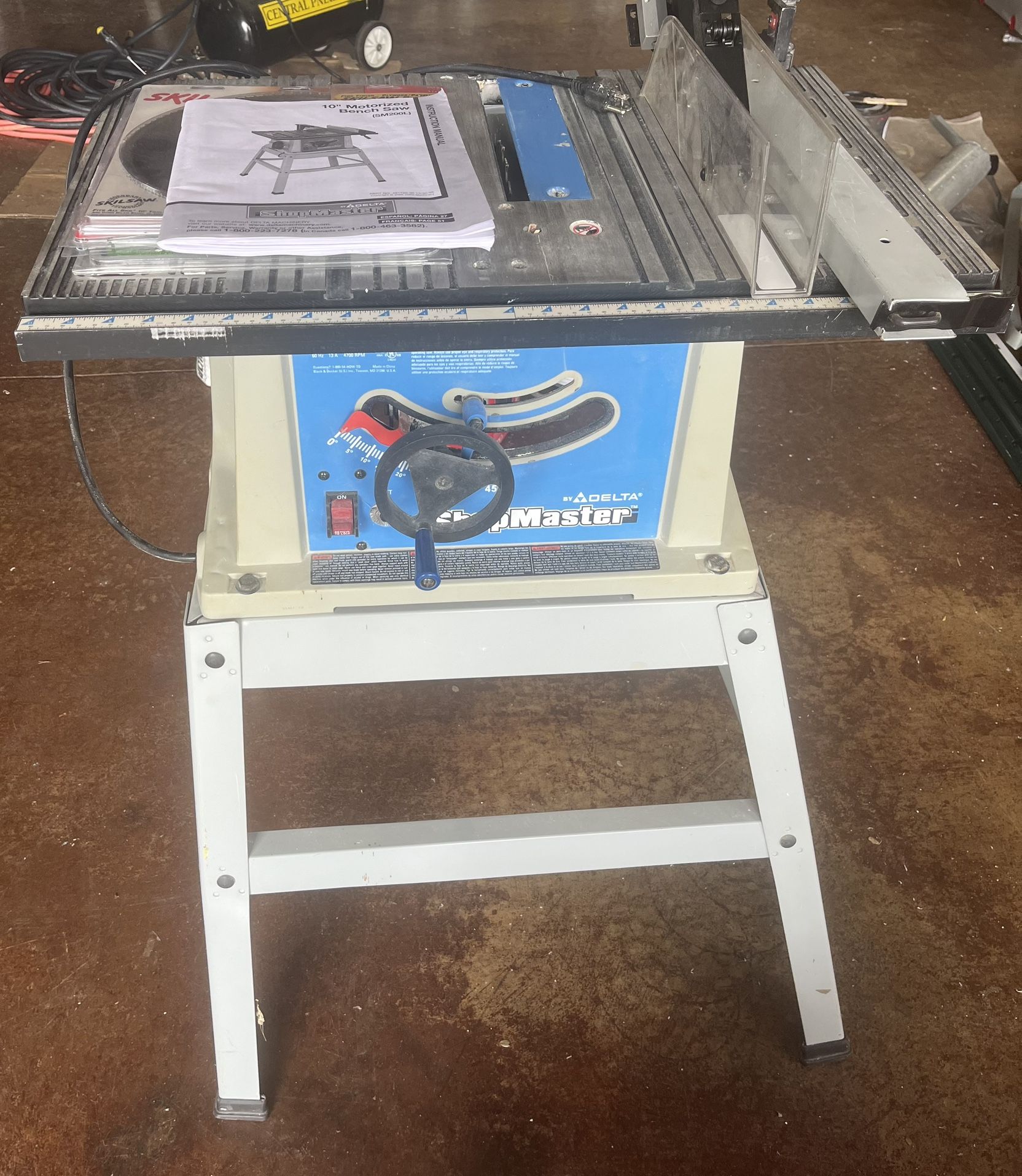 DELTA ShopMaster 10-in Table Saw