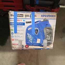 DuroMax Dual Fuel Inverter 2200-Watt Dual Fuel (Gasoline/Propane) Inverter Generator