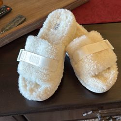 Ugg Slippers Size 9
