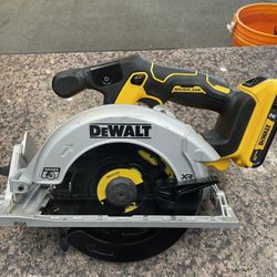 Dewalt 6-1/2” Circular Saw W/2 Ah Battery 