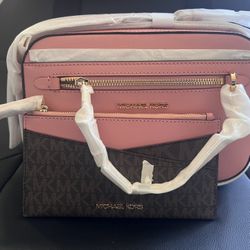 NWT Pink Jet Set Purse And NWT Jet Set Travel MD Wallet