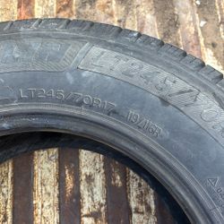 Lt 245 70 R17