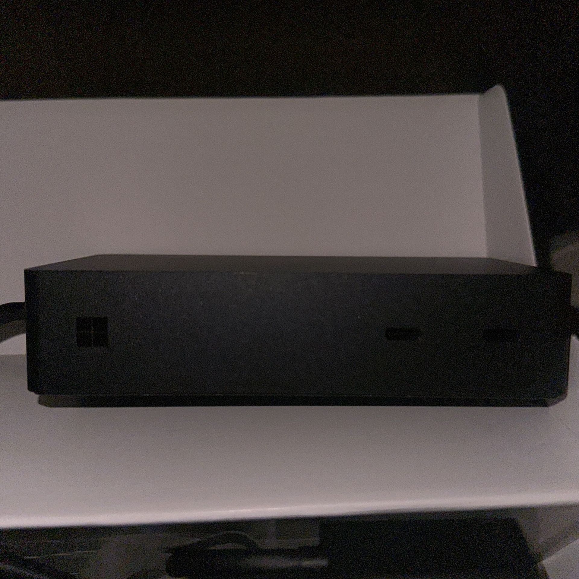 Microsoft Surface dock 2