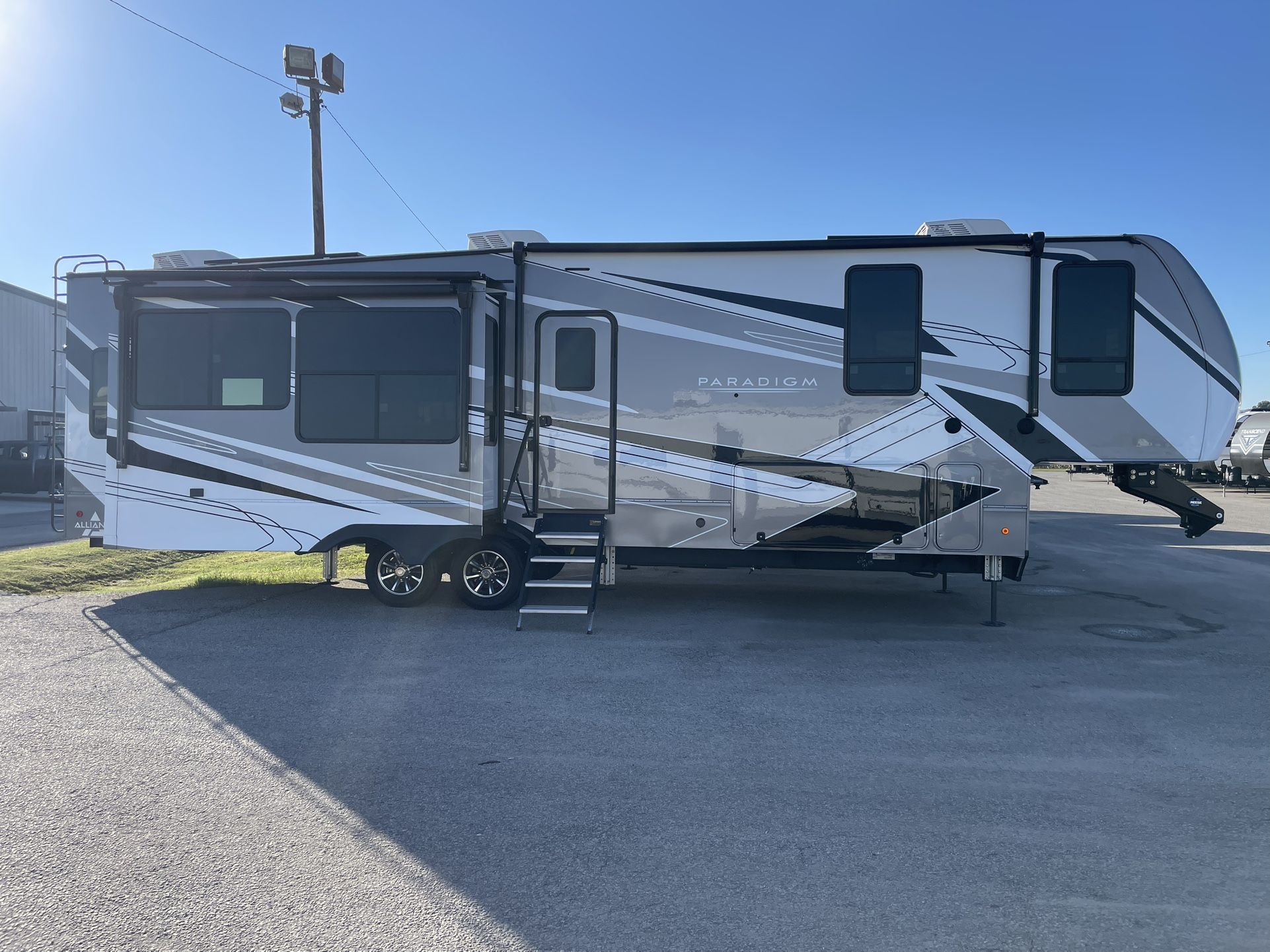 2024 Alliance RV Paradigm 340RL