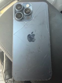 Apple iPhone 15pro max cracked but works perfect UNLOCKED $200