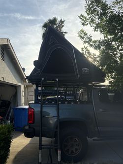Roof top tent