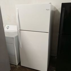 18 Cubic Foot Whirlpool Refrigerator Comes With A Complete 30 Day Warranty And Free Delivery Vancouver Area