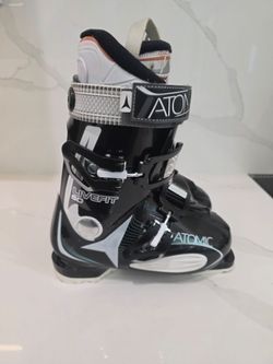 Ski boots 23 / 23.5 women's 6 / 6.5 youth 5 / 5.5