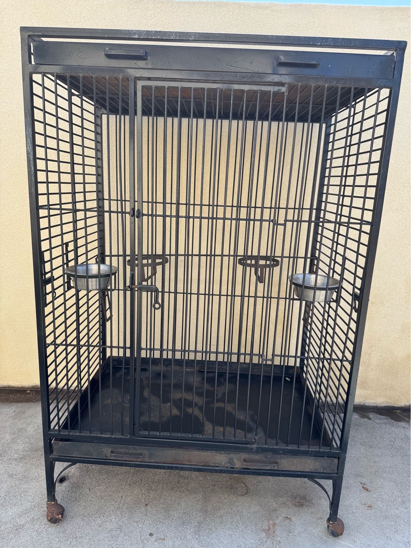 Large Iron Bird cage.