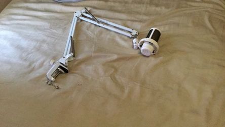 White gaming mic