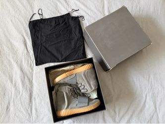 Yeezy Boost 750 Light Grey Gum Glow BB1840 Size 8.5 – OG Box