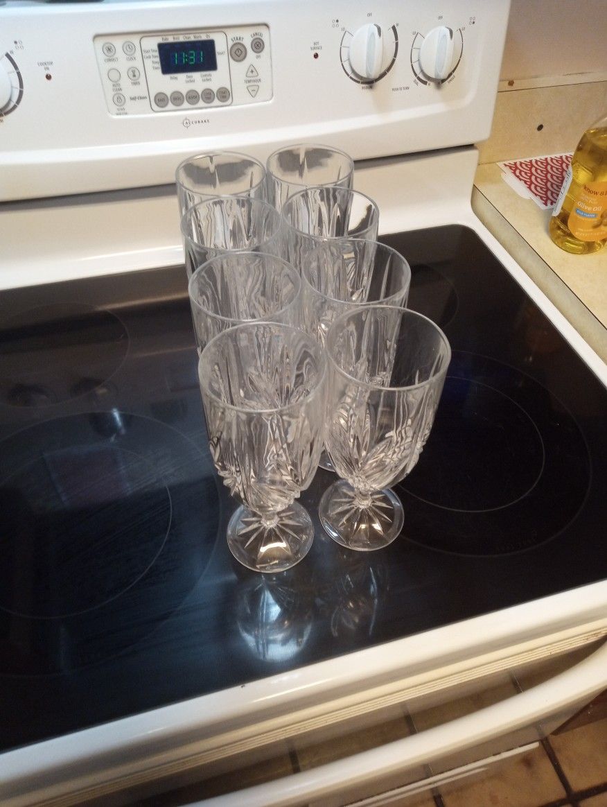 Set Of 12 Glass Drinkware