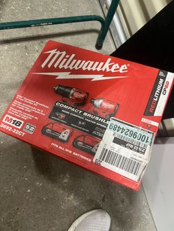 Milwaukee Drill Set 2 Ok