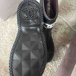 Chanel Boots Size 8.5 In Woman 