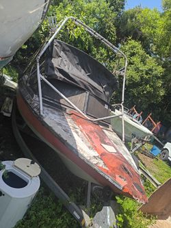 Very good ski boat motor shop transmissions fine believe it is a ski nautique