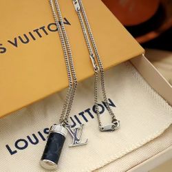 Calfskin necklace with presbyopic perfume bottle, unisex couple's style, silver